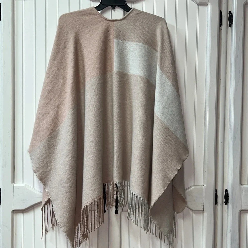 Soia & Kyo Poncho Shawl Sweater Wrap